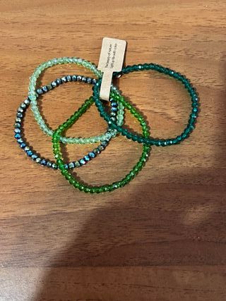 4 braccialetti elastici in perline di vetro verde 