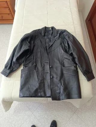 Chaqueta de piel auténtica negra