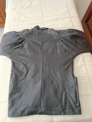 Chaqueta de piel auténtica negra
