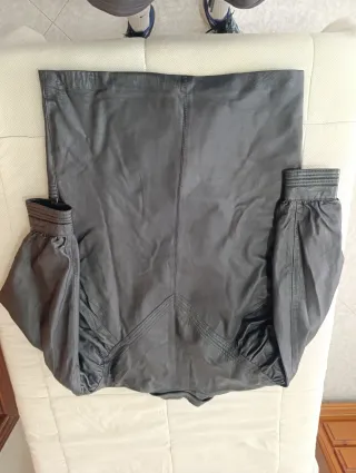 Chaqueta de piel auténtica negra