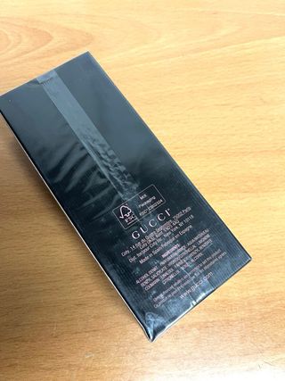 Perfume de mujer rosa