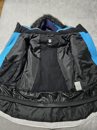 CHAQUETA DE ESQUÍ CON ETIQUETA.DESCENTE ALISON