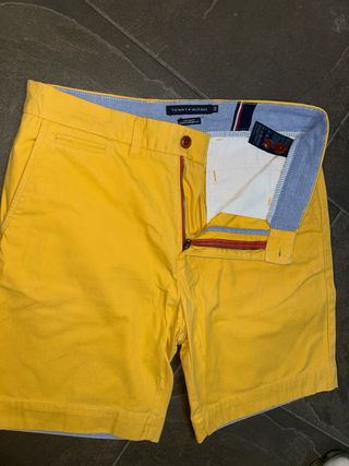 Pantalones cortos Tommy Hilfiger amarillos Talla M