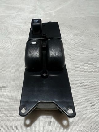 MITSUBISHI MONTERO MB782039 front