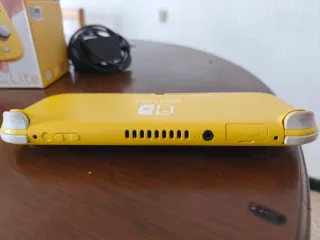Nintendo Switch Lite Yellow + Giochi