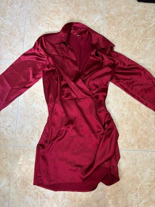 Vestido rojo satinado