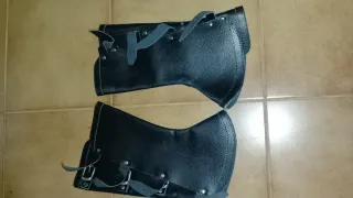 Polainas de cuero negras