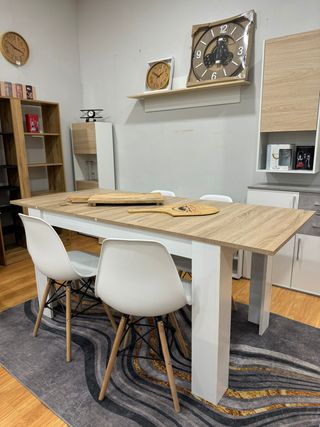Mesa extensible y 4 sillas