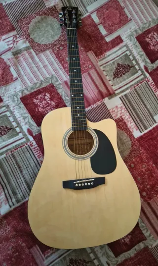 Chitarra Acustica SoundSation Amplificata.