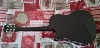 Chitarra Acustica SoundSation Amplificata.