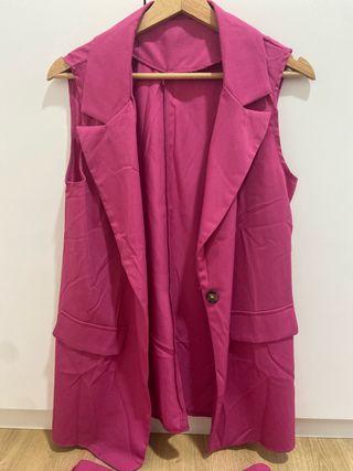 Conjunto blazer y pantalón corto fucsia