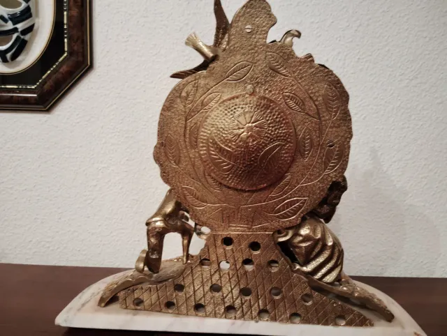 Reloj de sobremesa de bronce