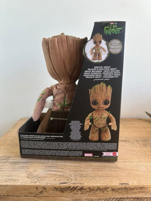 Peluche I Am Groot con Sonido y Movimiento
