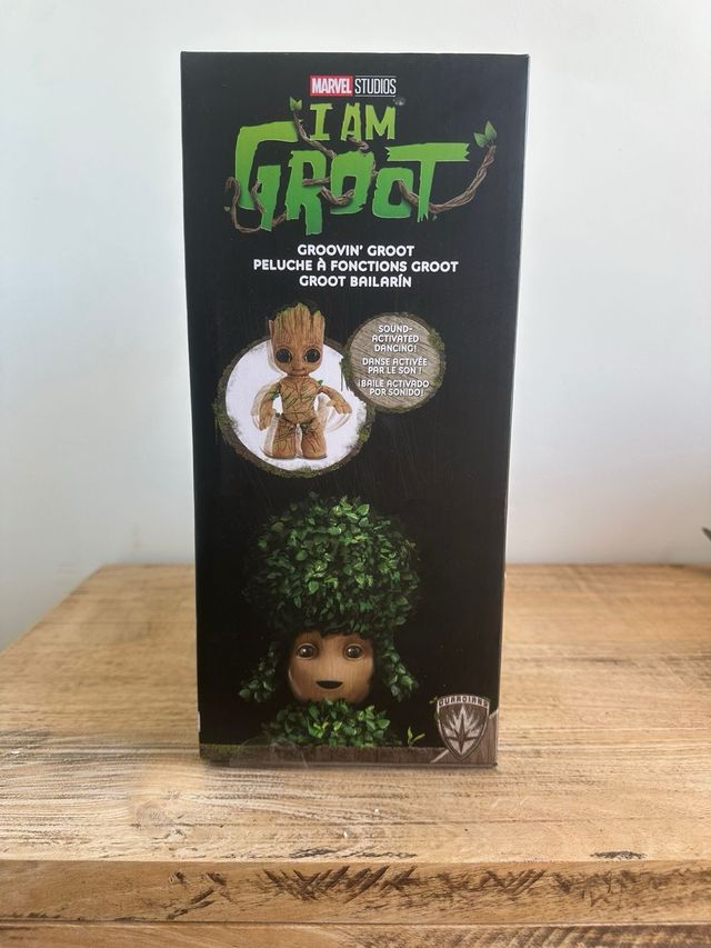 Peluche I Am Groot con Sonido y Movimiento