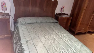 Letto vintage 135 cm x 180 cm.
2 comodini