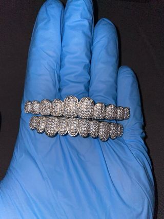 Grillz de Plata con Diamantes