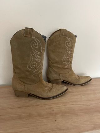 Botas de ante beige