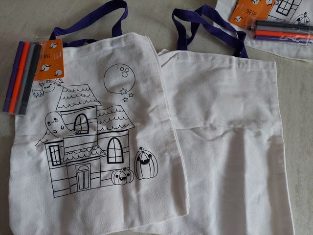 Borse Halloween da colorare con pennarelli