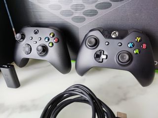 Xbox Series X 1TB + 2 Mandos + 8 Juegos