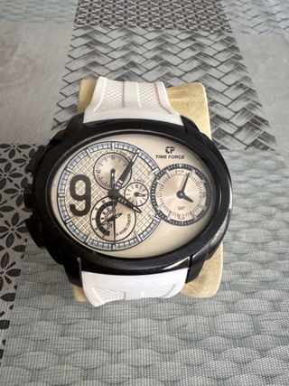 Reloj Time Force Negro y Blanco