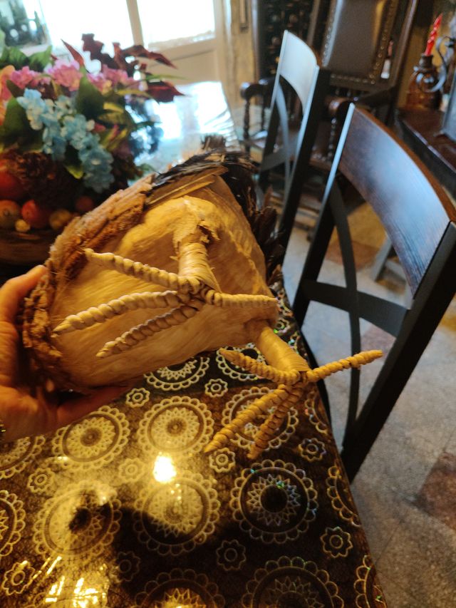 Antiquariato: galli decorativi sono 3 