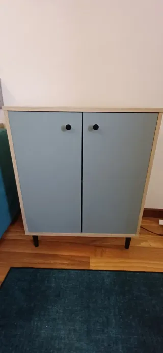Mueble auxiliar con puertas
