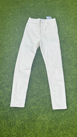 Vaqueros Bershka blancos talla 36