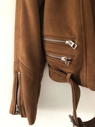 Cazadora Zara efecto ante marrón