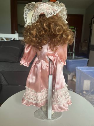 Muñeca de porcelana vintage