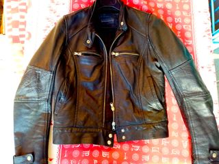 Giacca in pelle nera