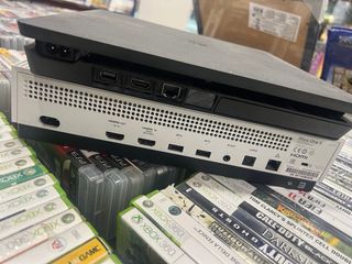 PlayStation 4 Slim Nera xbox one s rotta rotte