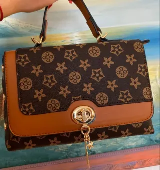 Bolsos en Blanco, negro y marrón