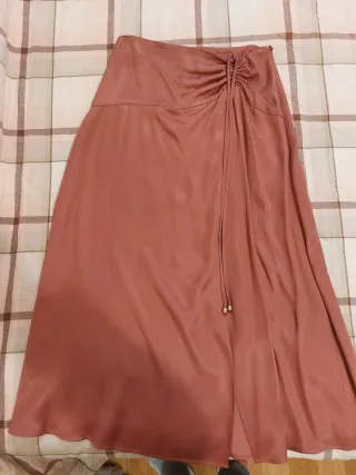 Gonna midi rosa antico drappeggiata con spacco