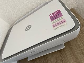 Impresora HP DeskJet 2700e