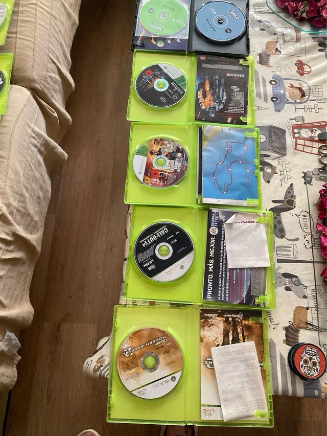 Xbox 360 + 2 Mandos + 13 juegos