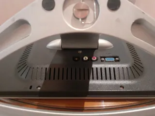 Pantalla Acer 19 Plata Diseño moderno y elegante.