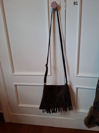 Bolso de ante marrón con flecos