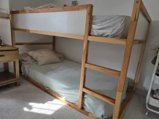 Litera infantil de madera. IKEA. Modelo KURA