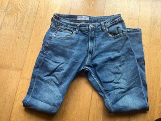 Pantalón vaquero Bershka azul