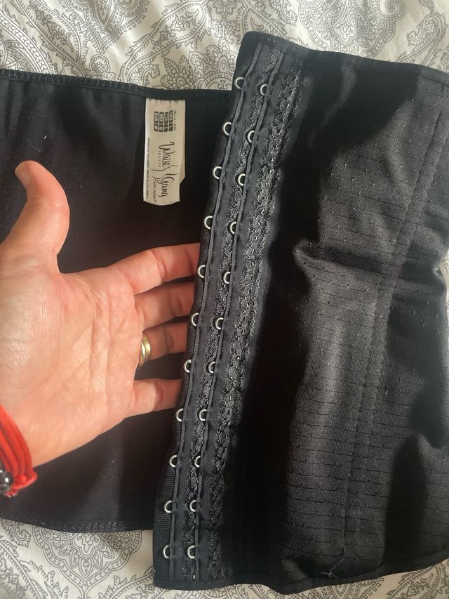 Faja corsé negro con ganchos