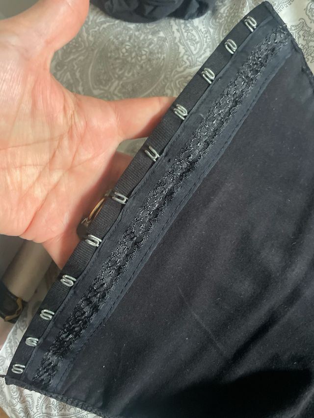 Faja corsé negro con ganchos