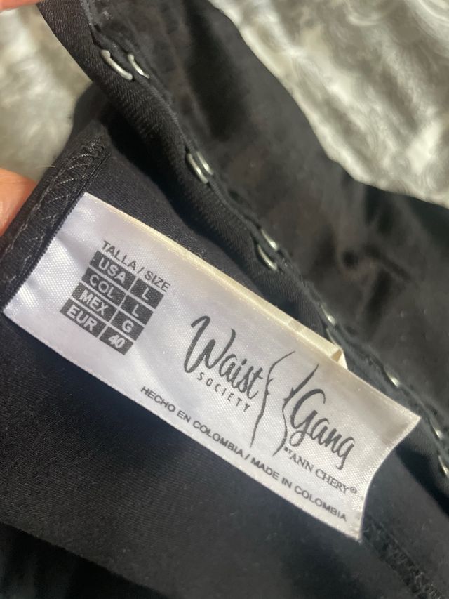 Faja corsé negro con ganchos