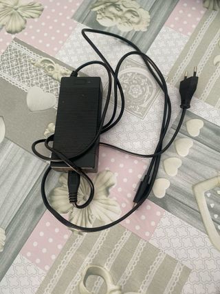 Cargador Patinete Eléctrico