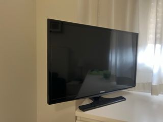 Televisor Samsung UE28J4100AW Negro + Chromecast