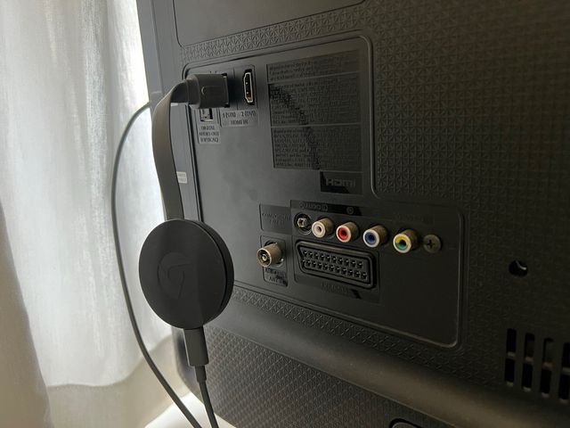 Televisor Samsung UE28J4100AW Negro + Chromecast