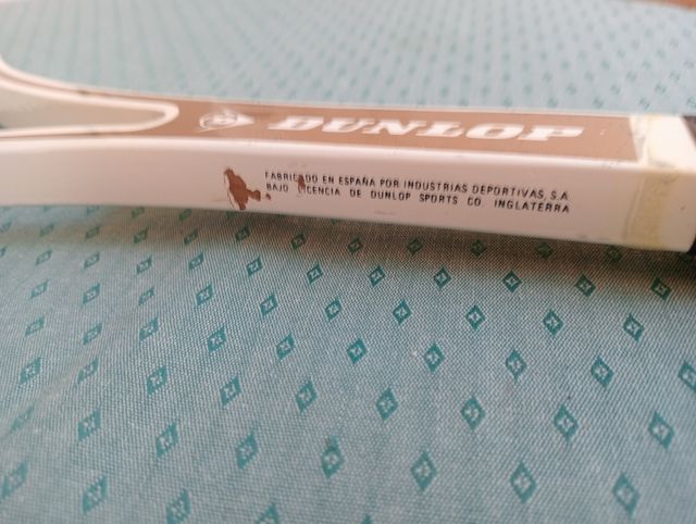 Raqueta Dunlop Antigua Madera