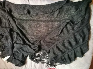 Sciarpa lavorata a maglia da donna