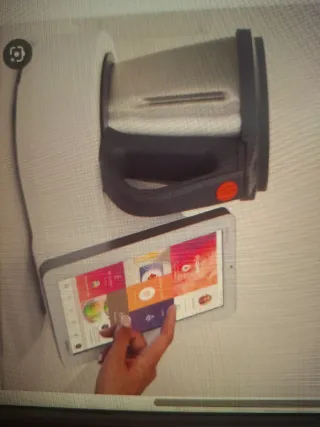 Robot de cocina con pantalla táctil