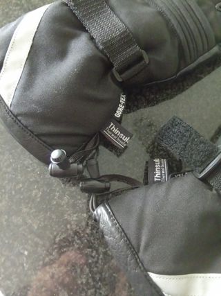 Guantes negros para invierno