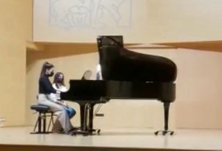 Proferosa de Piano Titulada. Clases a domicilio